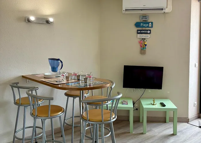 Superbe Vue -climatisation - Piscine - Parking - 5mc317 *